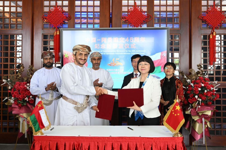 Sheikh-Khalifa-and-Chinese Ambassador-Li-Lingbing-launch-commemorative-stamp